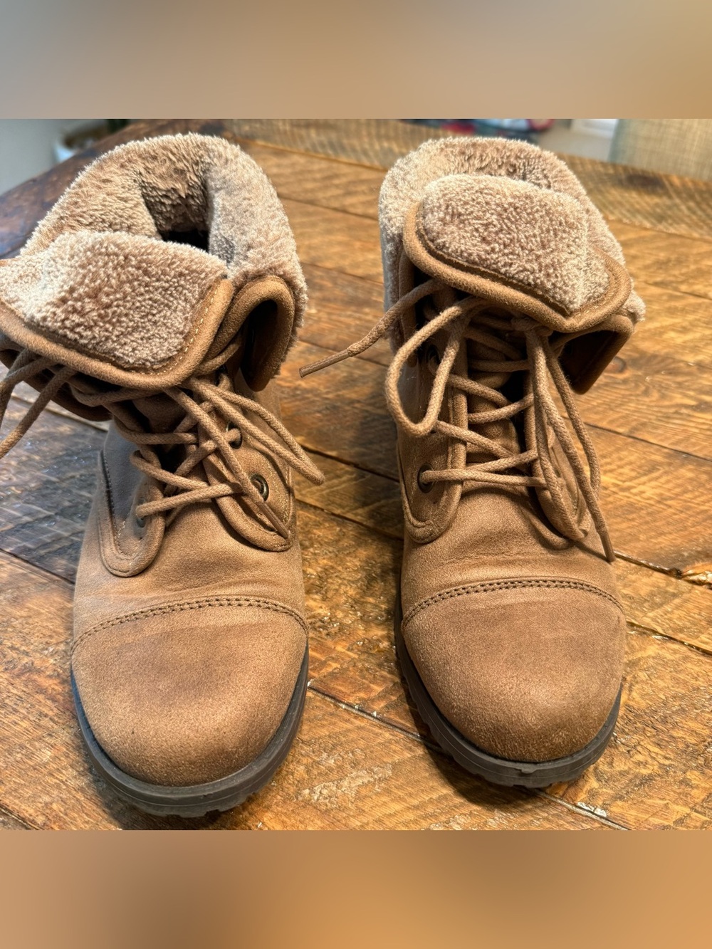 Women's Tan Suede Lace-Up Foldover Boot with Sherpa Cuff (Size 8)